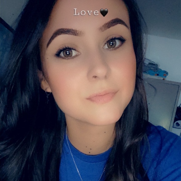 Meet your Posher, Sarah - Picture 1 of 1